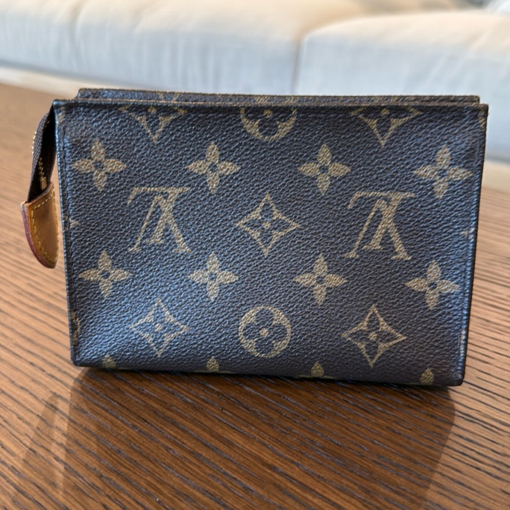 Louis Vuitton Monogram Small Toilet Pouch - Picture 2 of 8